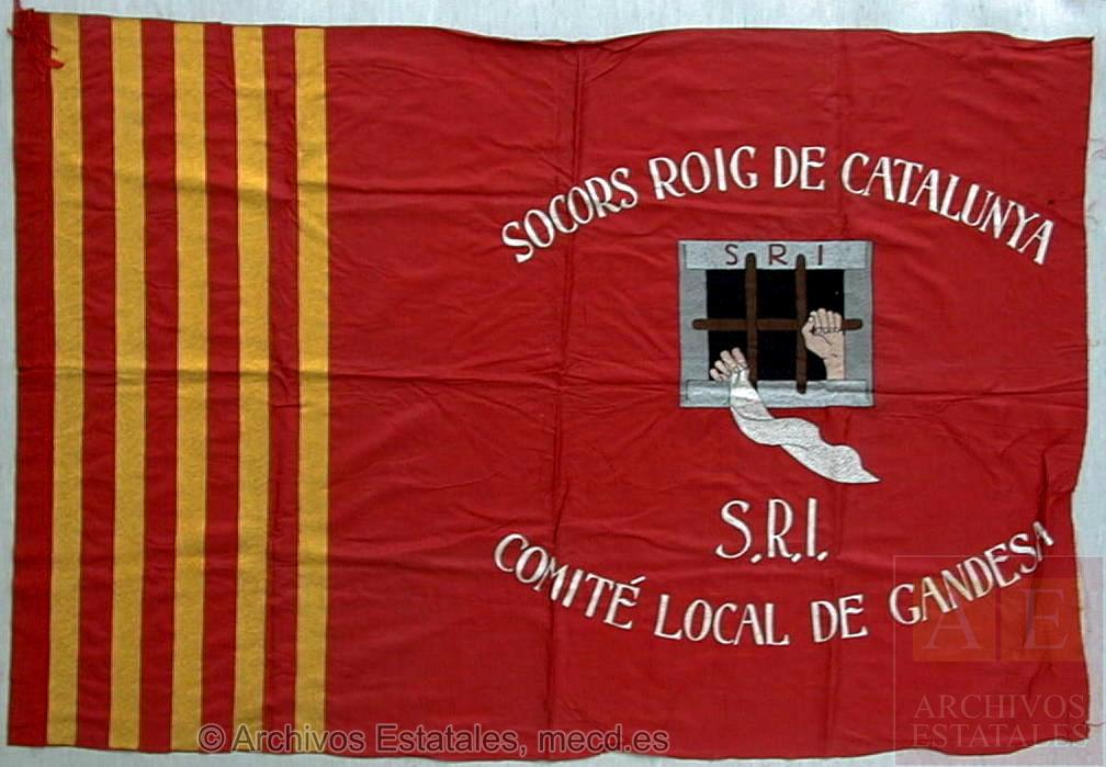 Bandera del Comité Local de Gandesa del Socors Roig de Catalunya que se conserva en el Centro Documental de la Memoria Histórica