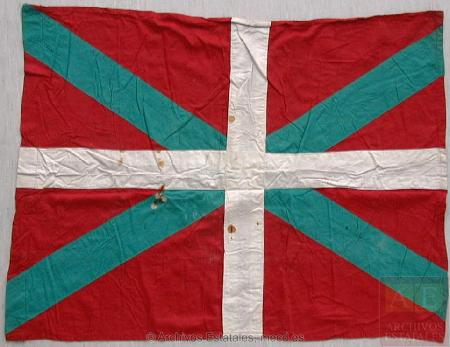 Bandera del País Vasco que se conserva en el Centro Documental de la Memoria Histórica