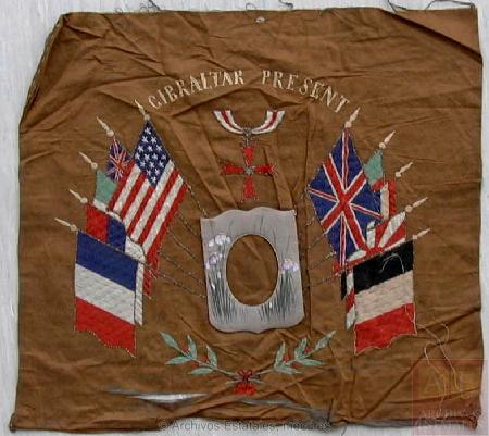 Bandera Gibraltar Present que se conserva en el Centro Documental de la Memoria Histórica